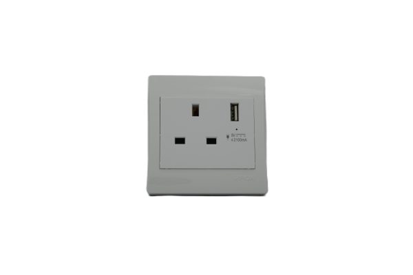 فيش مفرد ستار ابيض 13A مدخل USB